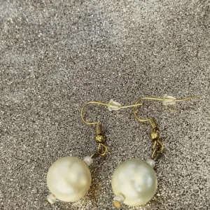 Peal drop earrings